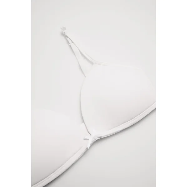 Bonnet blanc Un soutien-gorge classique