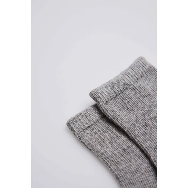 Chaussettes classiques en coton gris