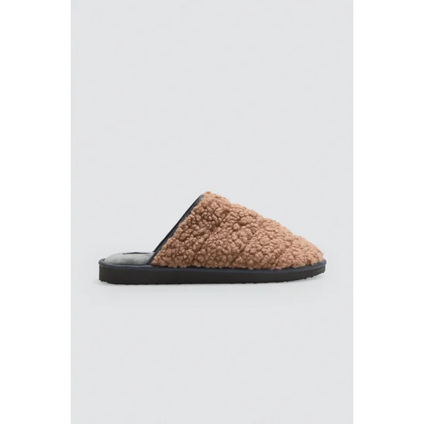 Chaussons de maison avec extérieur en peau de mouton