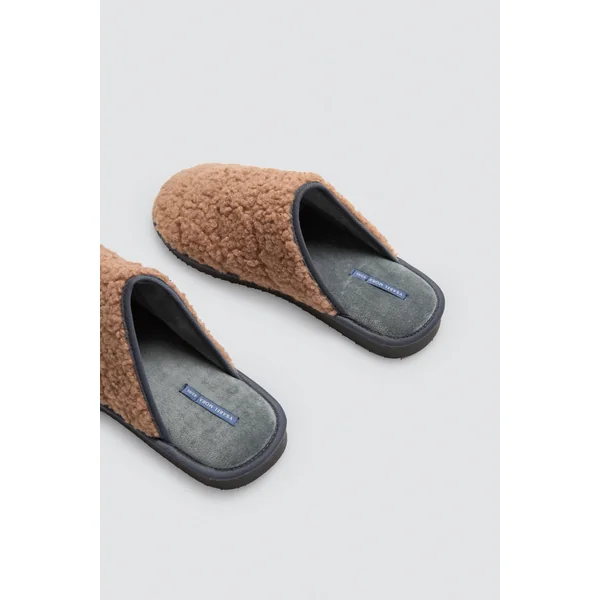 Chaussons de maison avec extérieur en peau de mouton