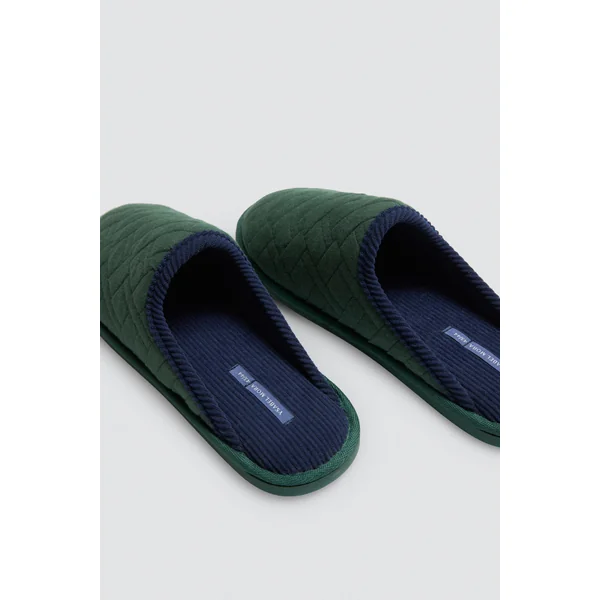 Chaussons en fourrure à imprimé ethnique vert