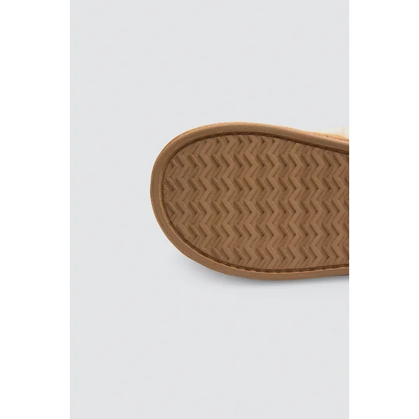 Chaussons pour femmes avec détails en fourrure de chameau