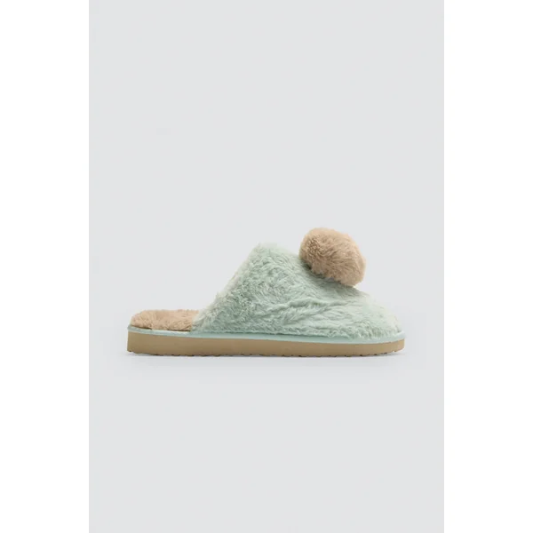 Chaussons à pompon et fourrure douce