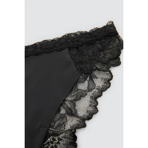 Culotte brésilienne élastique avec dentelle noire