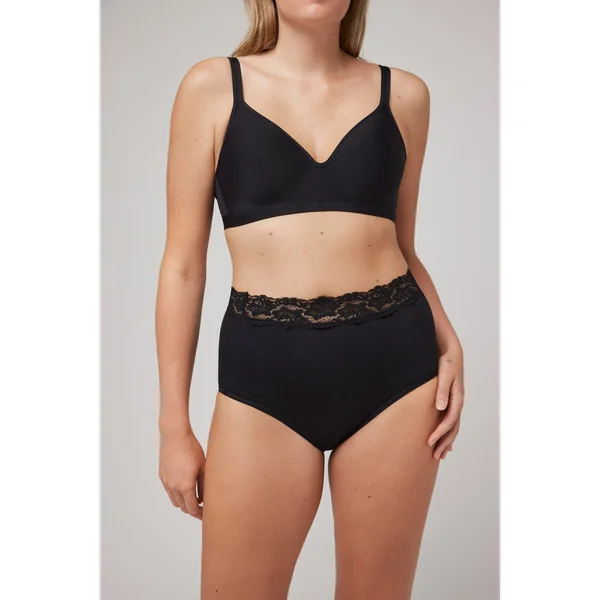 Culotte gainante noire avec détails en dentelle