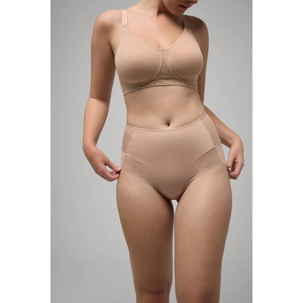 Culotte haute contrôle avec détails en dentelle nude