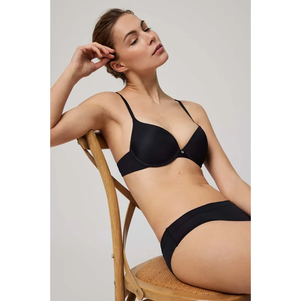 Culotte mini adapt aux finitions noires invisibles
