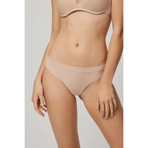 Culotte mini adapt aux finitions nude invisibles