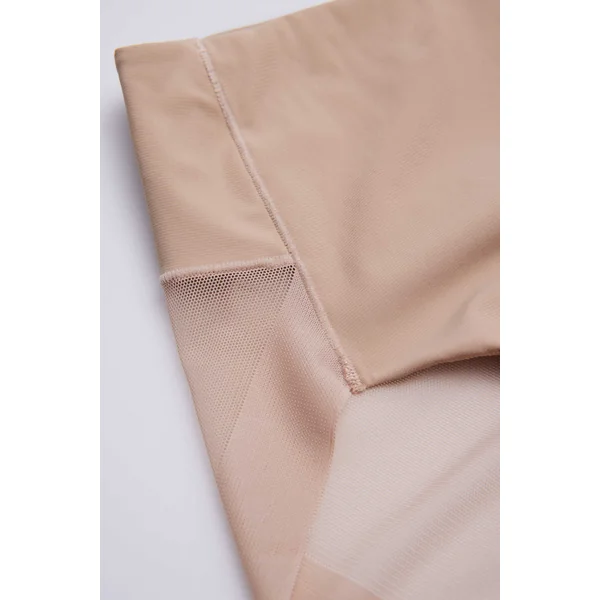 Culotte réductrice en tissu tulle à compression moyenne couleur chair