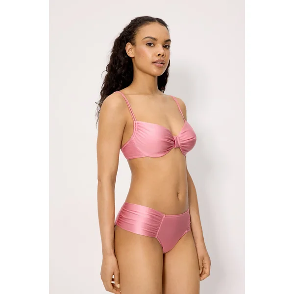 Ensemble bikini gainant rose pailleté, bonnet C, effet poitrine réduite.