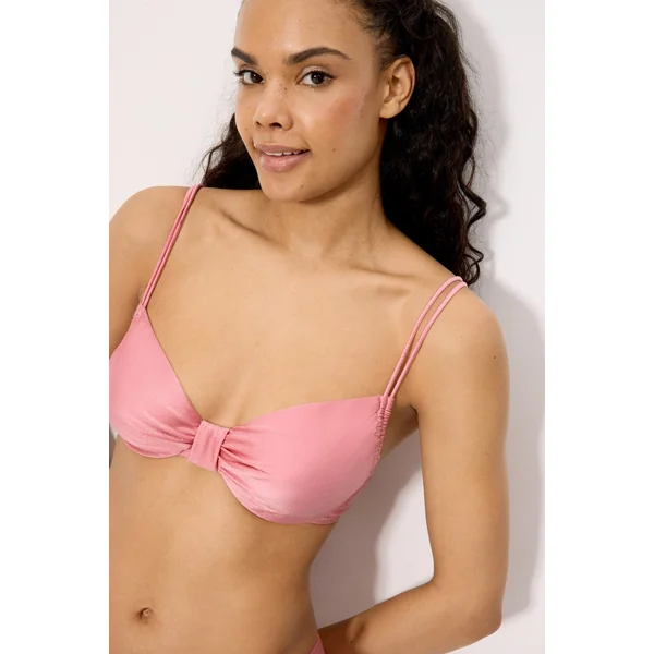 Ensemble bikini gainant rose pailleté, bonnet C, effet poitrine réduite.