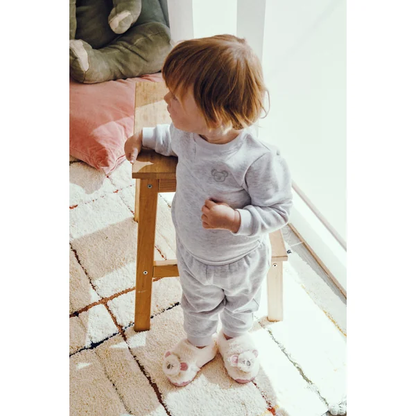 Ensemble bébé basique : sweat-shirt gris et jogging