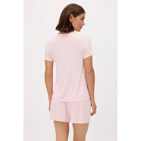 Ensemble pyjama rose léger avec t-shirt à manches courtes et short
