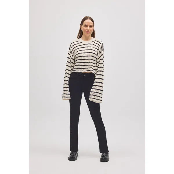 Jean slim noir effet push-up