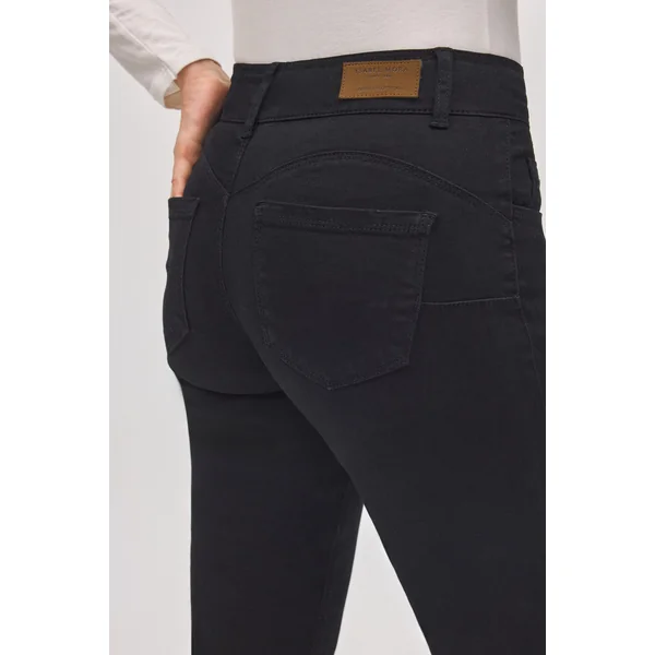 Jean slim noir effet push-up