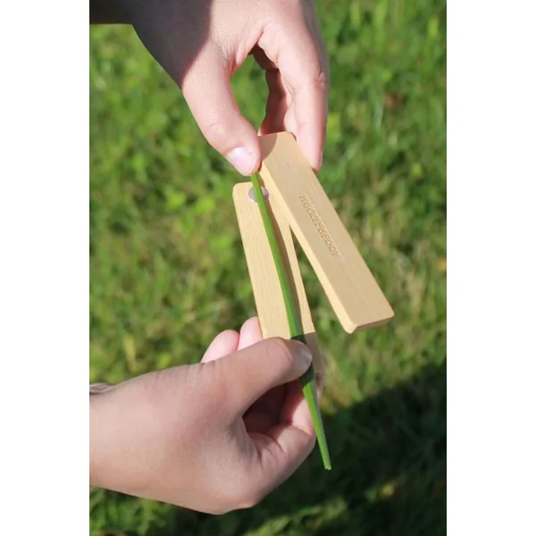Jouet Hb Grass Whistle Fsc 100%