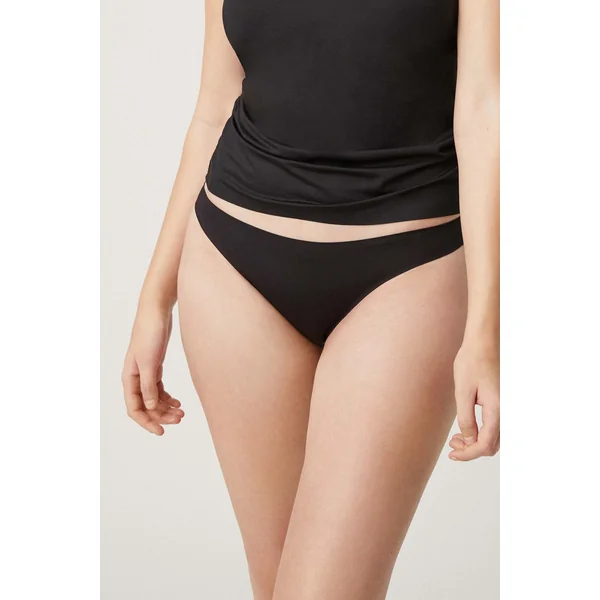 Mini culotte invisible avec dentelle noire