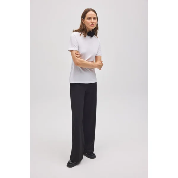 Pantalon habillé noir à jambes larges