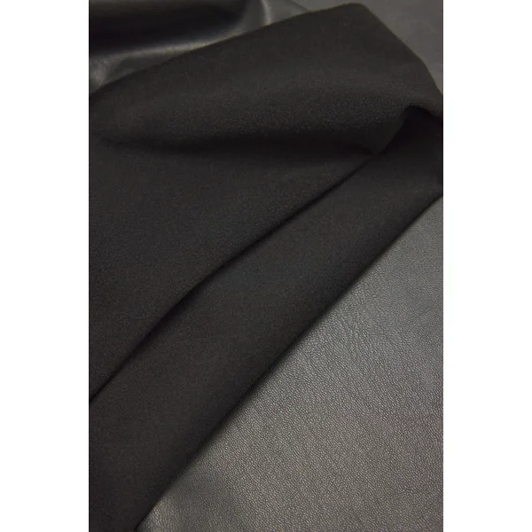 Pantalon large effet cuir noir
