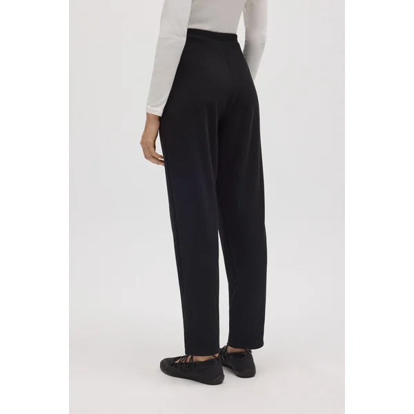 Pantalon noir effet velours côtelé