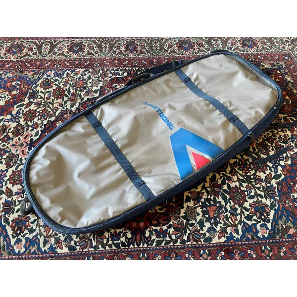 Planche de Wing ARMSTRONG Wing FG 75L avec housse - wingfoil polyvalent