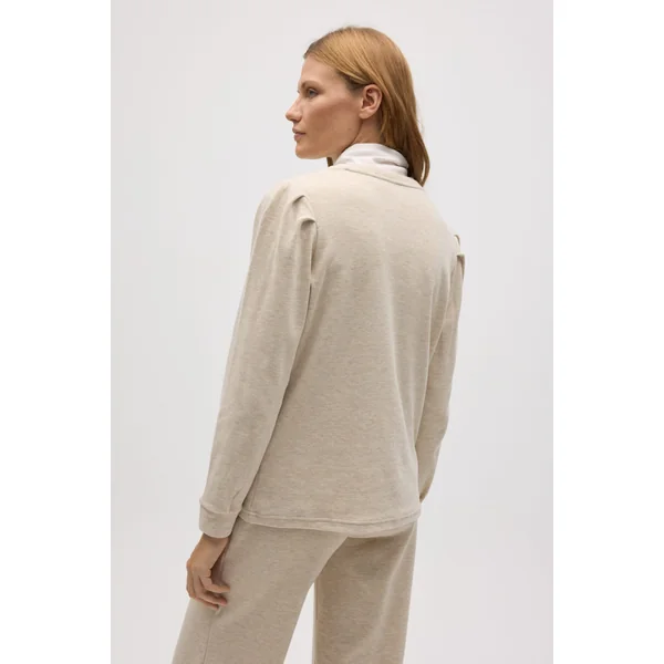 Pull beige extra confortable avec détails sur les épaules