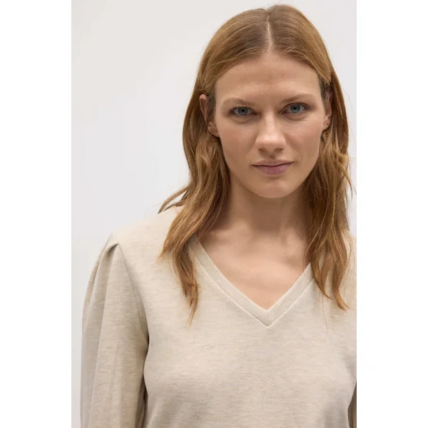 Pull beige extra confortable avec détails sur les épaules