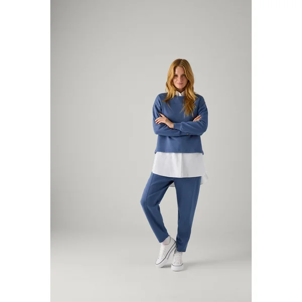Pull uni avec revers sur les manches bleues
