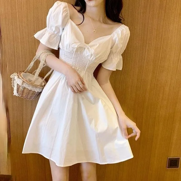 Robe blanche courte bohémienne manches bouffantes