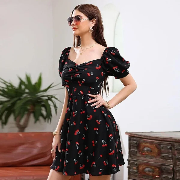 Robe Courte Noire Vintage