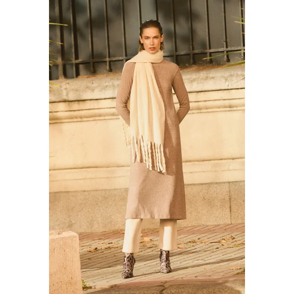 Robe longue en maille côtelée marron