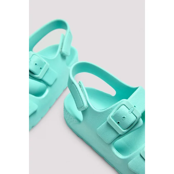 Sandales enfant vertes à boucles réglables