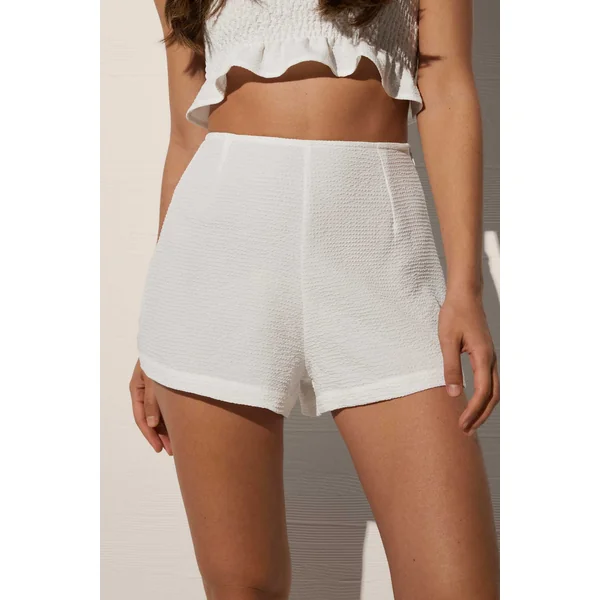 Short blanc en tissu texturé uni
