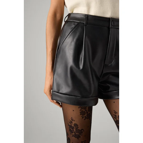Short effet cuir noir