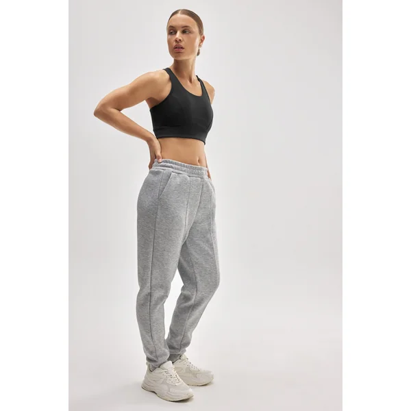 Soutien-gorge de sport noir à dos nageur