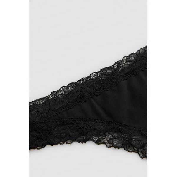 String en coton avec détails en dentelle noire