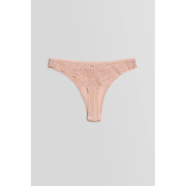String invisible avec dentelle nude