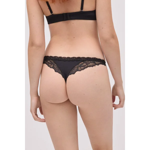 String élastique avec dentelle noire