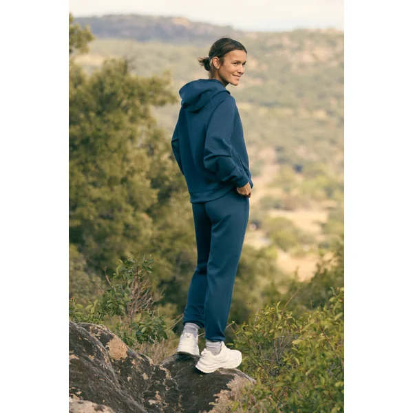Sweat à capuche bleu avec poches