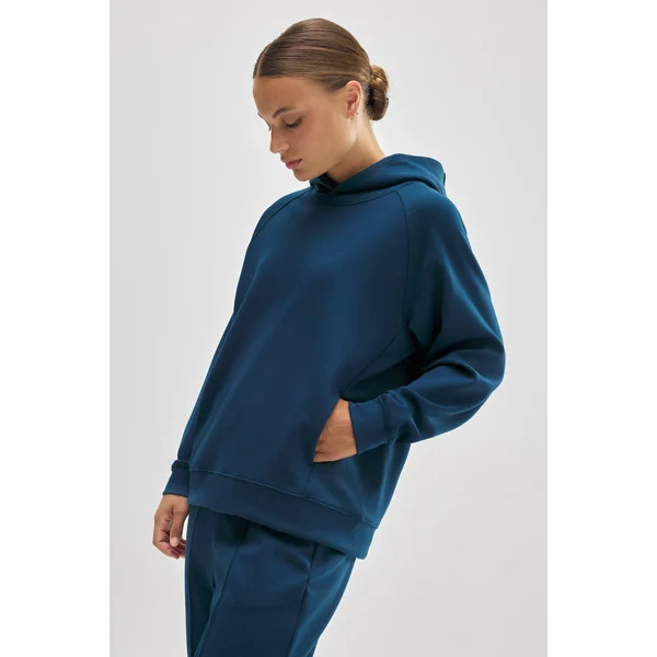 Sweat à capuche bleu avec poches