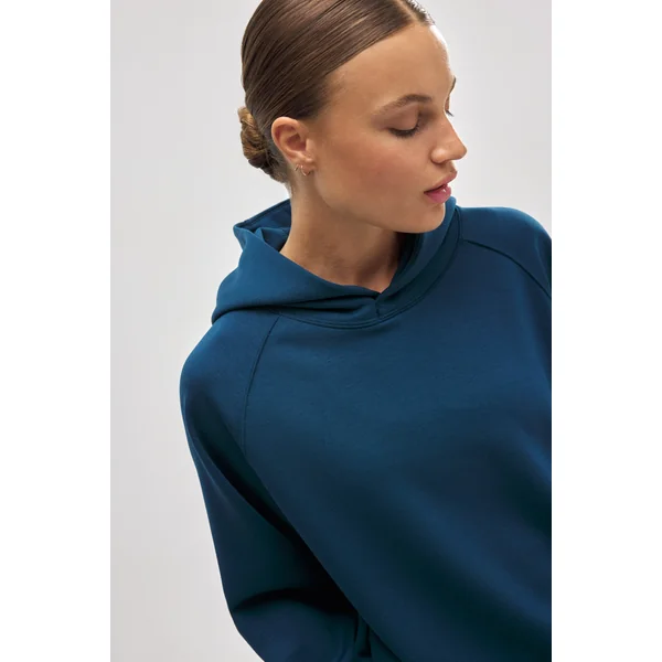 Sweat à capuche bleu avec poches