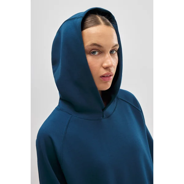 Sweat à capuche bleu avec poches