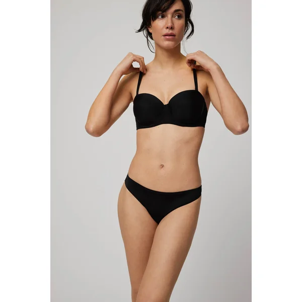 Tanga et tulle noire