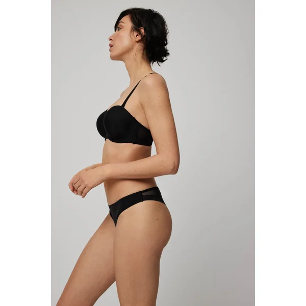 Tanga et tulle noire