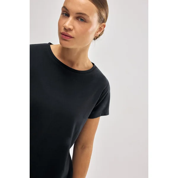 T-shirt basique en coton noir style sport