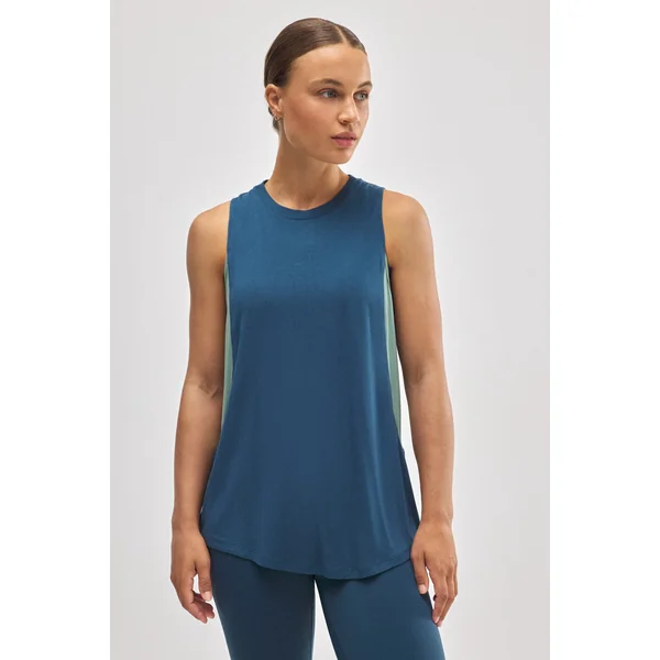T-shirt de sport bleu sans manches