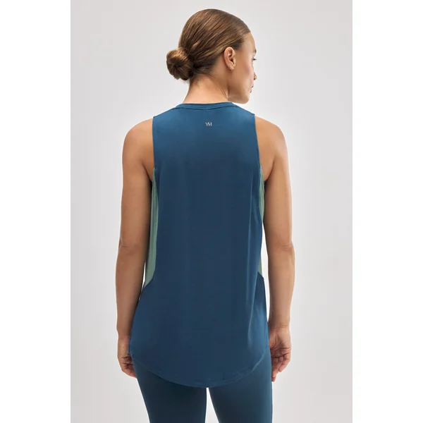 T-shirt de sport bleu sans manches