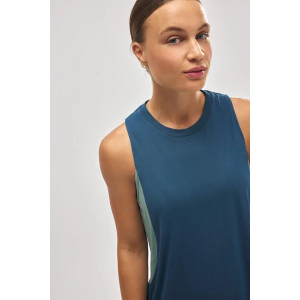 T-shirt de sport bleu sans manches