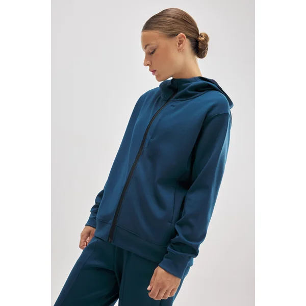 Veste de sport à capuche bleue