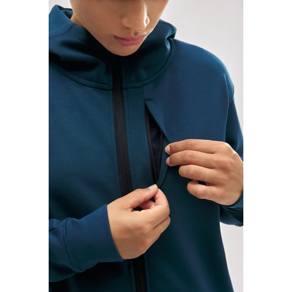 Veste de sport à capuche bleue